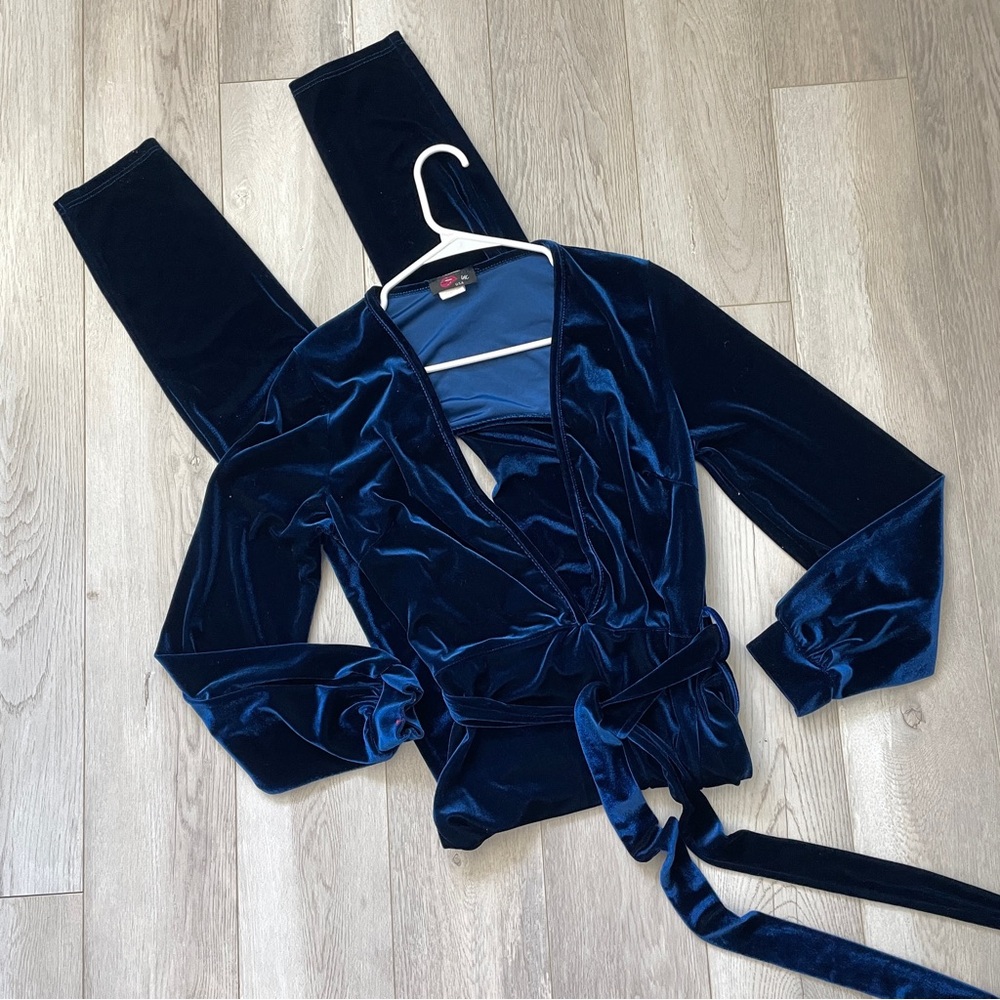 Elegant Velvet Jumpsuit in Navy Blue